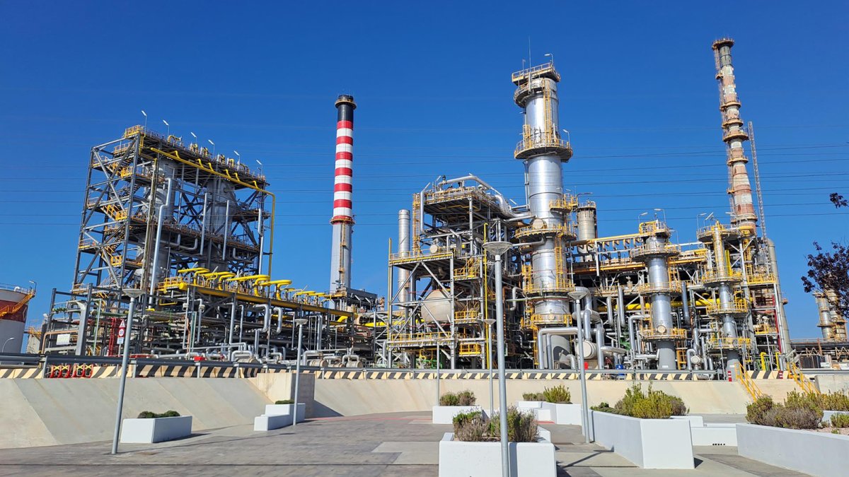 La planta de Moeve en San Roque (Cádiz) invierte 60 millones en eficiencia y reducción de emisiones