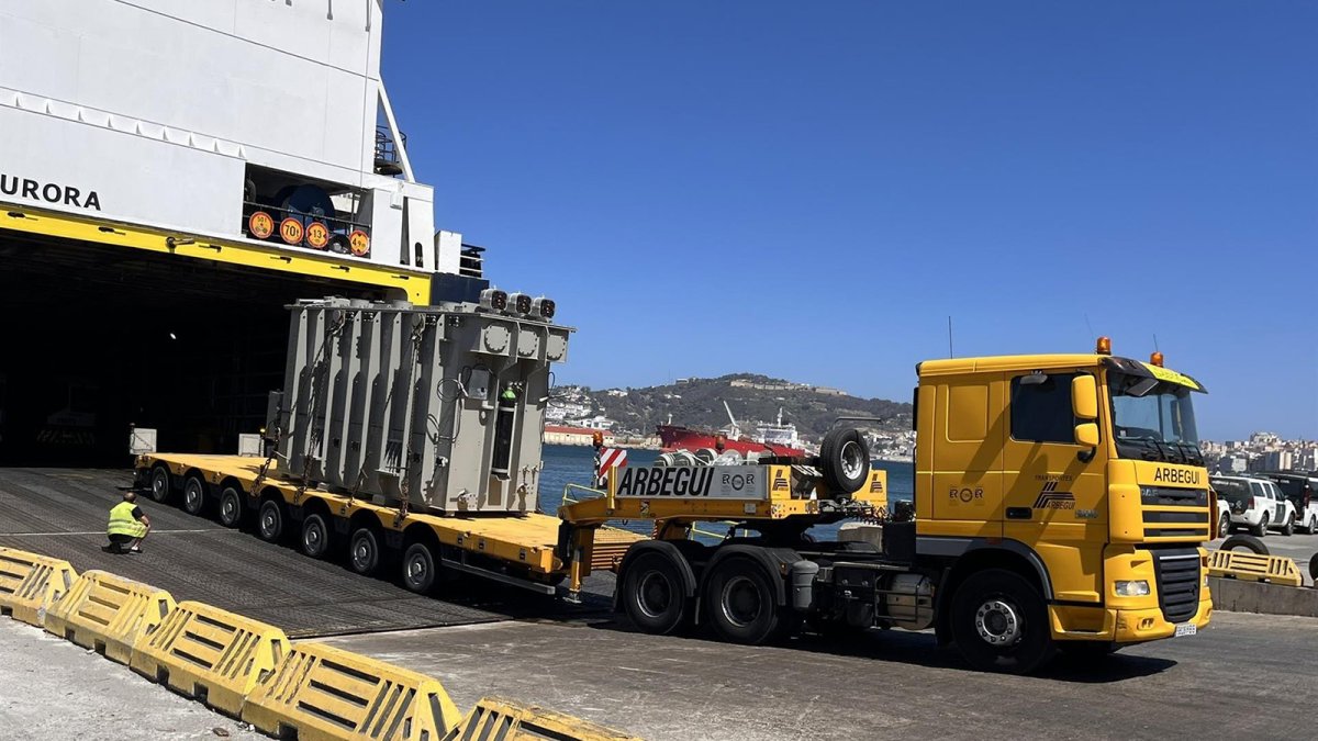Endesa recibe los transformadores para la subestación que conectará Ceuta por un cable submarino