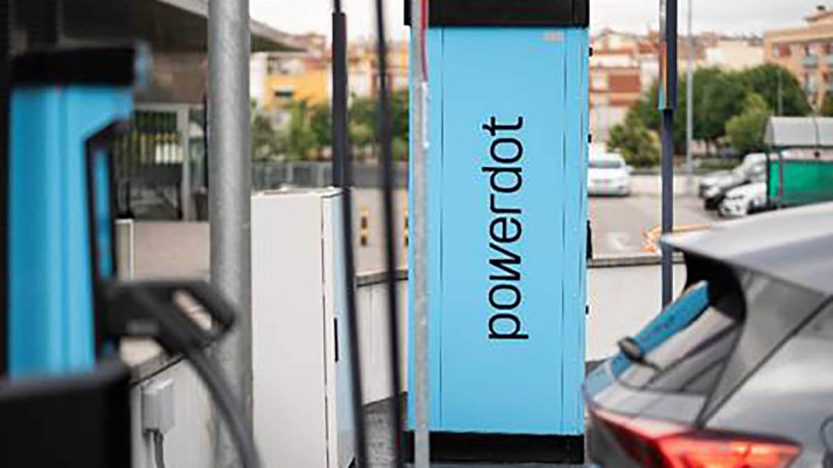 Powerdot registra cerca del doble de recargas de vehículos eléctricos este verano
