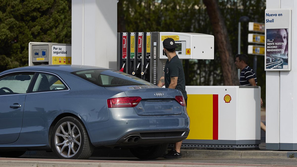 El consumo de combustibles de automoción crece un 4,4% en septiembre