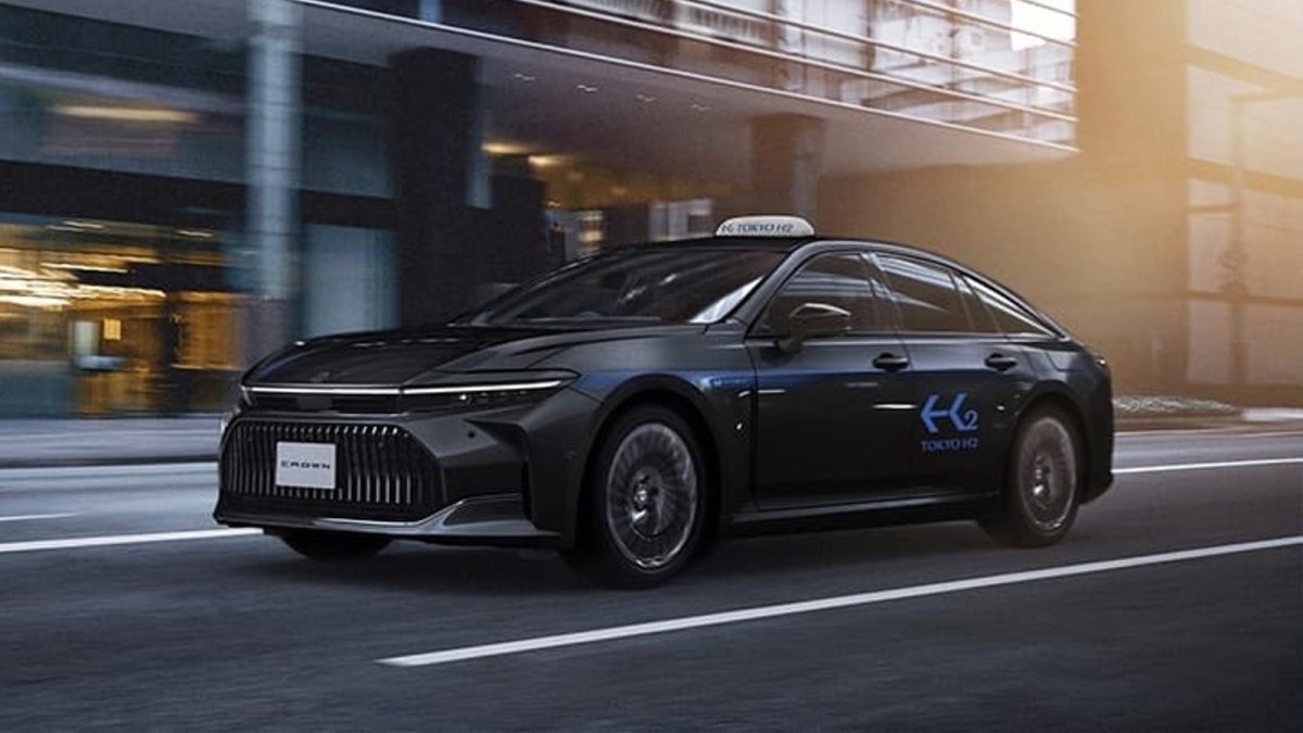 Toyota incorpora sus taxis Crown a un proyecto para impulsar el uso del hidrógeno en Tokio