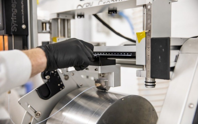 Investigadores australianos casi duplican la eficiencia de las células de perovskita con una capa de grafeno