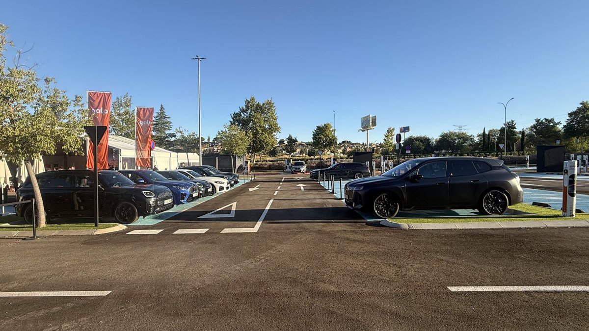 Así es el nuevo Hub de carga eléctrico más grande de España estrenado por Galp y BMW
