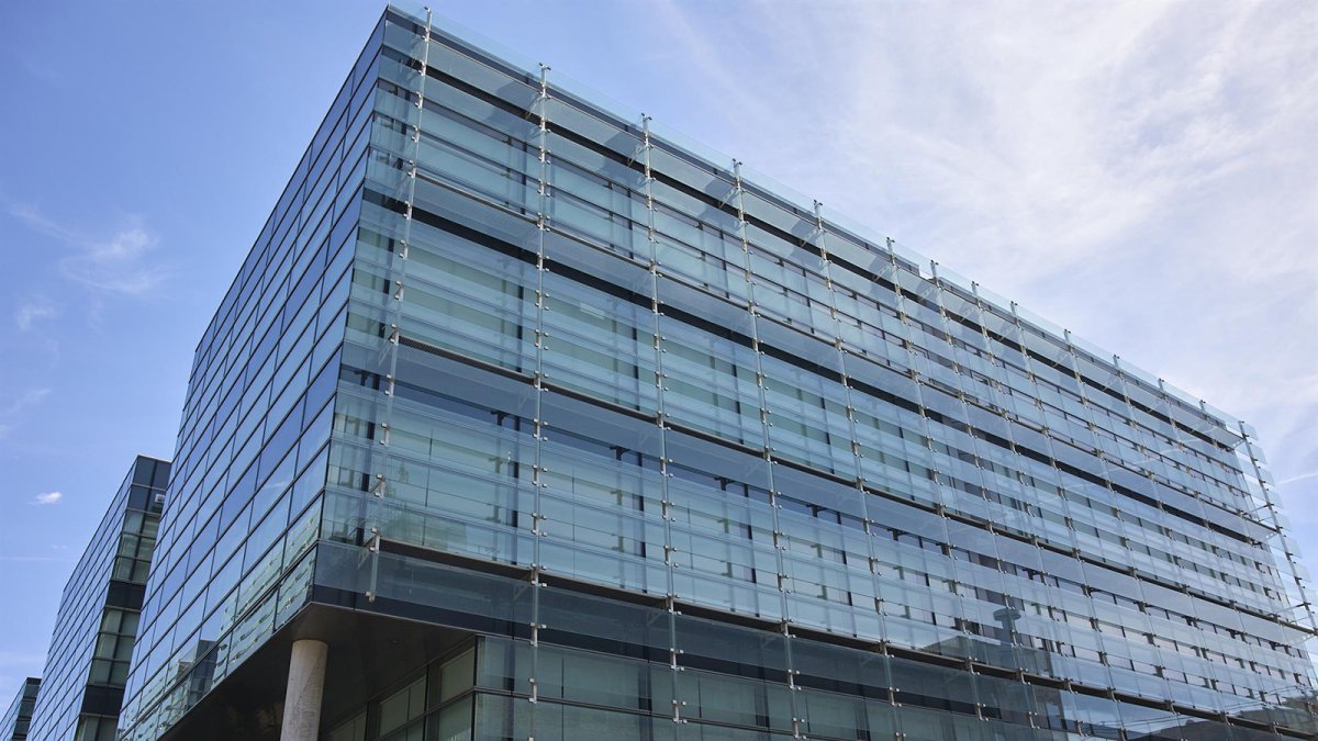 Ezentis firma un contrato de financiación por 600.000 euros con Eléctrica Nuriel, controlada por José Elías