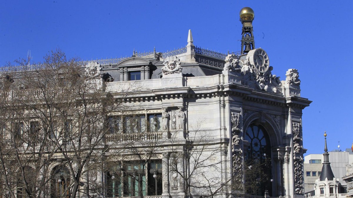 El Tesoro coloca 5.931 millones en deuda a medio y largo plazo y rebaja la rentabilidad por 'bonos verdes'