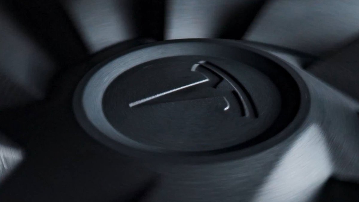 Tesla lanza en sus redes sociales dos enigmáticos vídeos para anunciar mañana martes la llegada de un nuevo modelo.