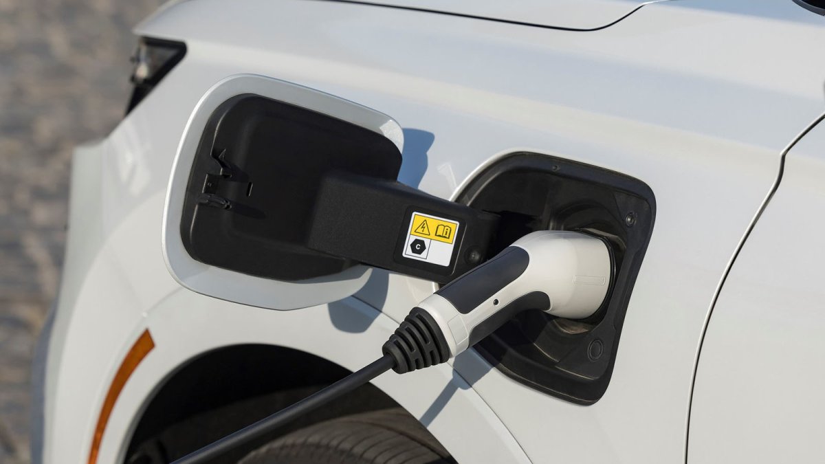 Recarga obligatoria para híbridos enchufables: ¿La solución para reducir emisiones?