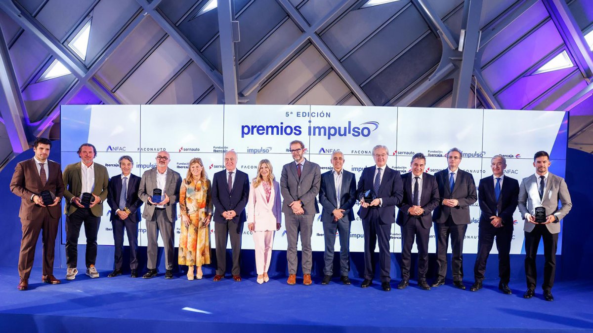 Ampere (Renault) inaugura un nuevo laboratorio de innovación en celdas de batería en Francia