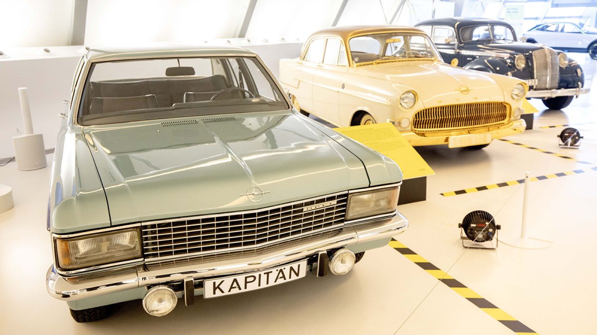 Zaragoza revive los 150 años de historia de Opel con la exposición Opel Love