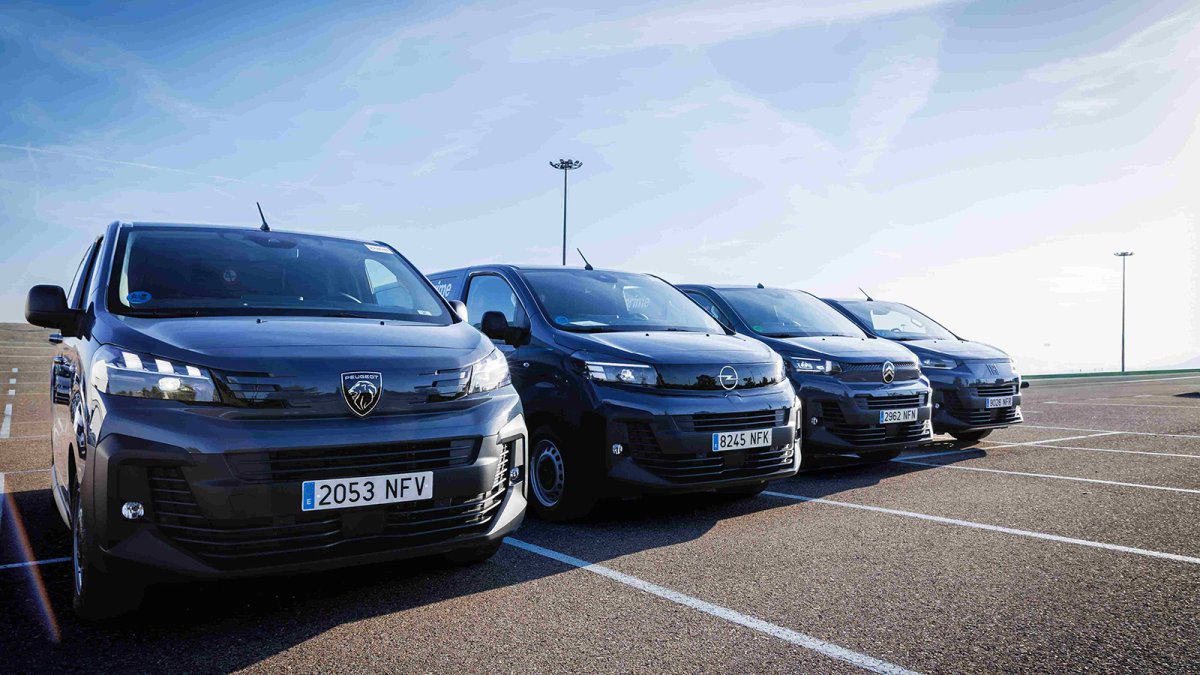 Amazon amplía su red de transporte en España con 300 furgonetas eléctricas de Stellantis