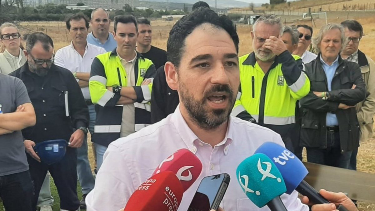 Comités de empresa del parque nuclear español piden prolongar la vida útil de las centrales