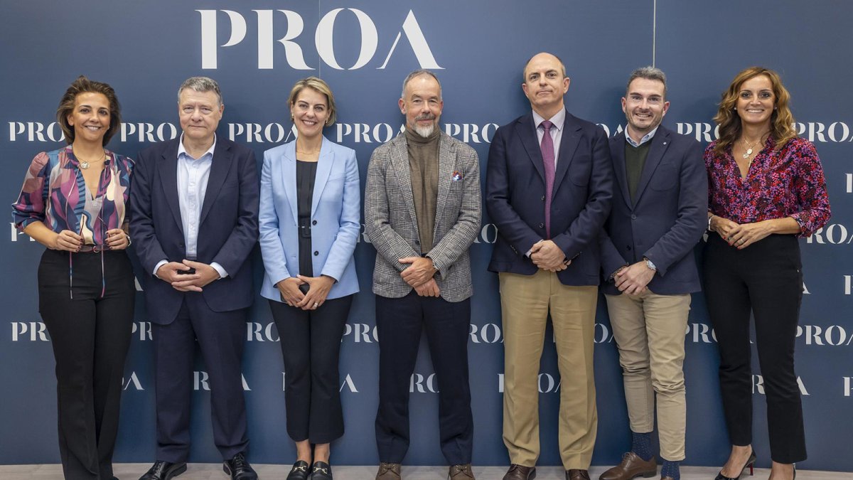  Lucía Casanueva, Jordi Sevilla, Marta Castro, Laurent Clech, Pedro Sánchez Rubal, Óscar Balseiro y Valvanuz Serna Ruiz.