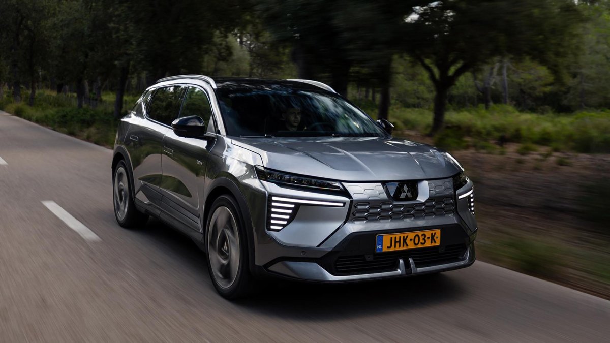El Mitsubishi Eclipse Cross, un SUV compacto eléctrico desde 39.050 euros, llega a España en noviembre