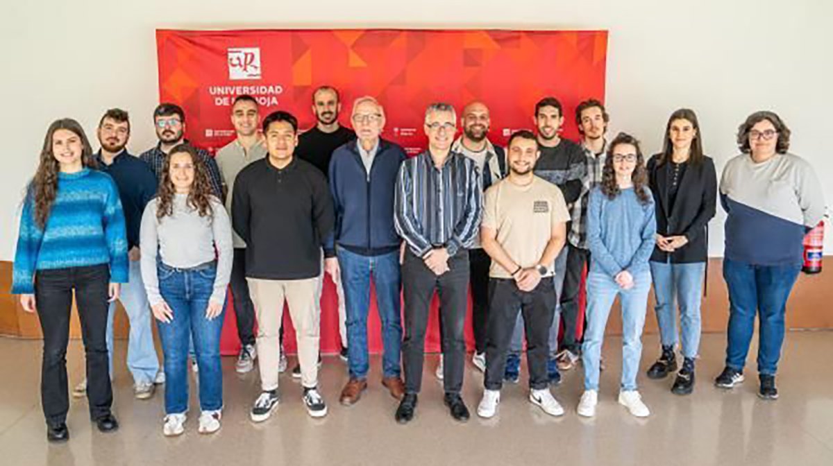 Diseñan un sistema para almacenar la energía solar en combustibles solubles en agua