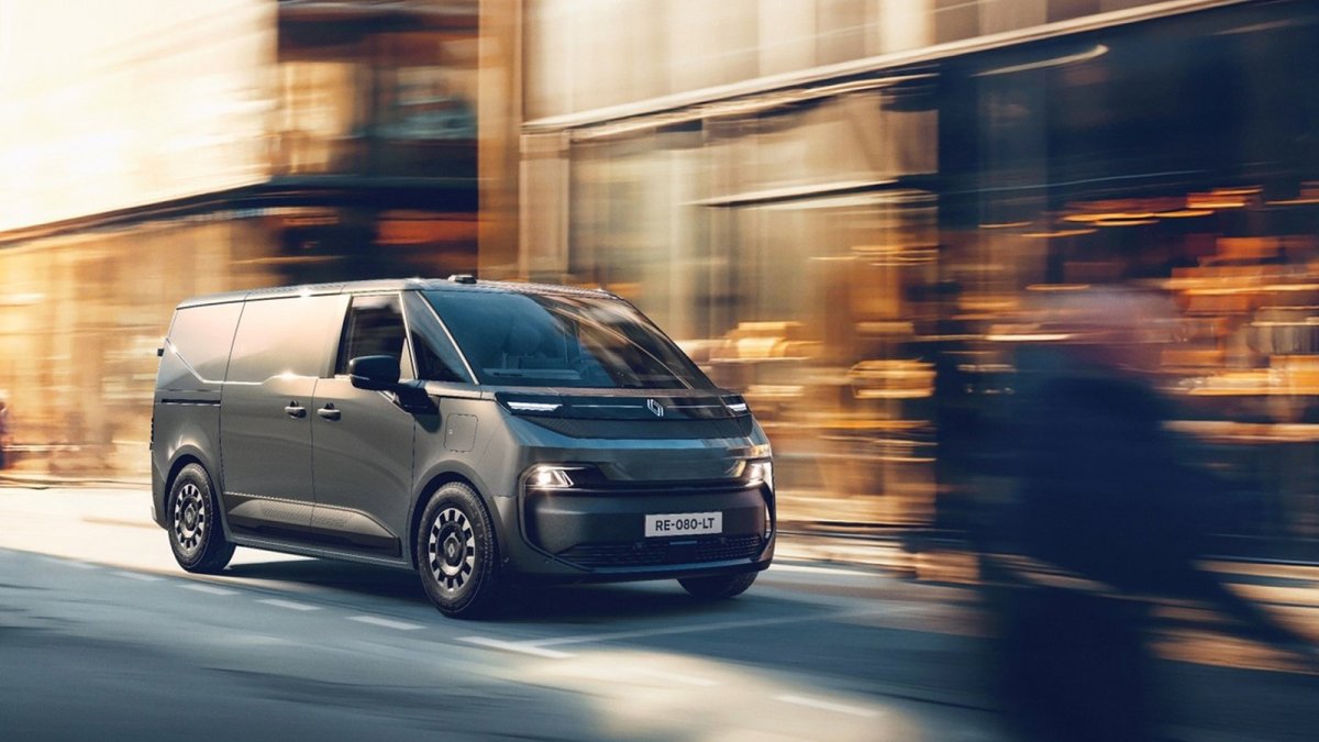 Renault lanza su nuevo Trafic E-Tech, su primera furgoneta eléctrica y que estará disponible en 2026.