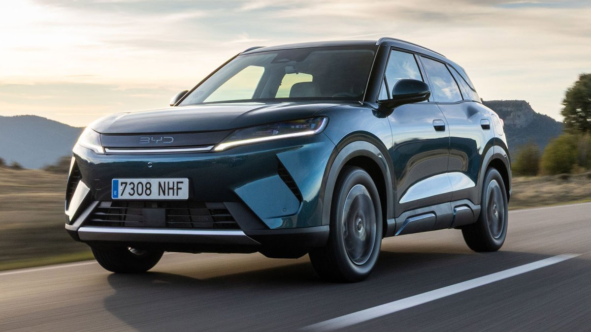 Su precio es tan competitivo que incluso rivaliza con los híbridos más que con los phev. 