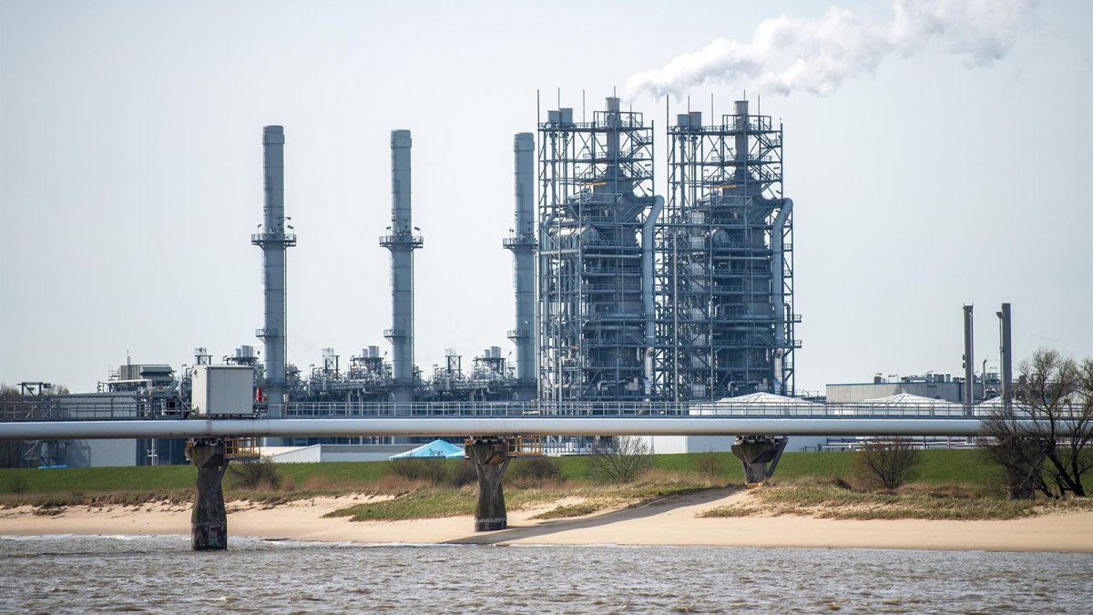 La zona frente al Polígono Industrial de Stade forma parte de la futura ampliación del puerto para la terminal de importación de gas natural licuado (GNL). 