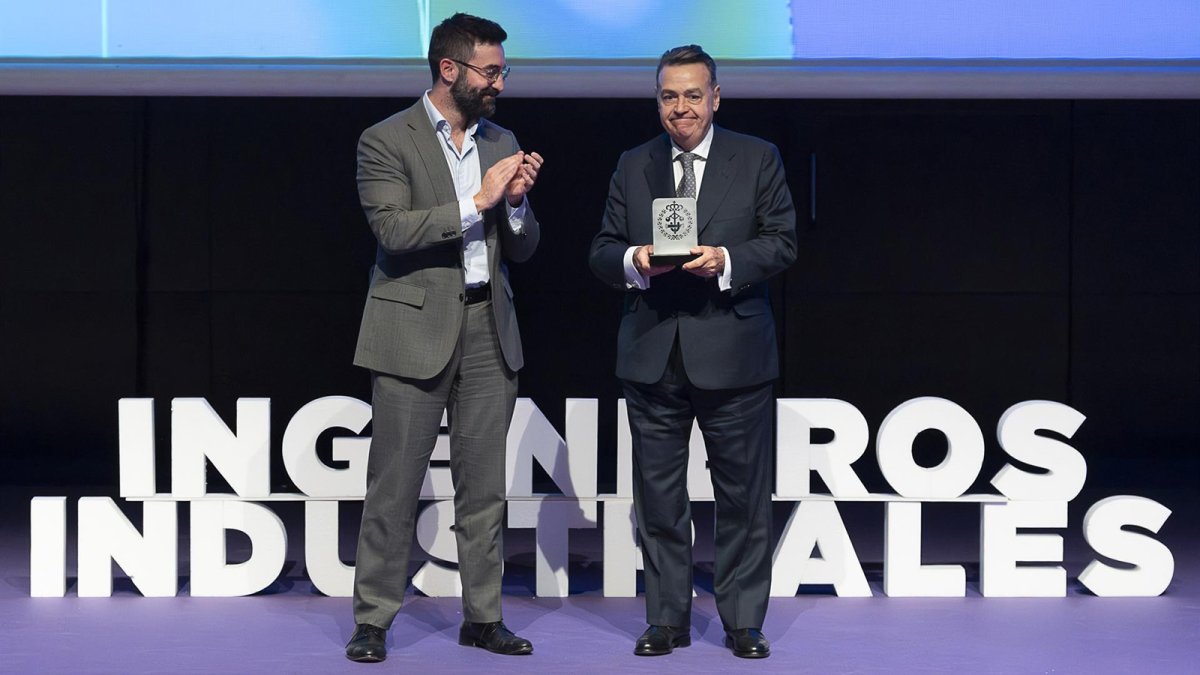 Llardén (Enagás), galardonado por su trayectoria profesional en la Noche de la Industria
