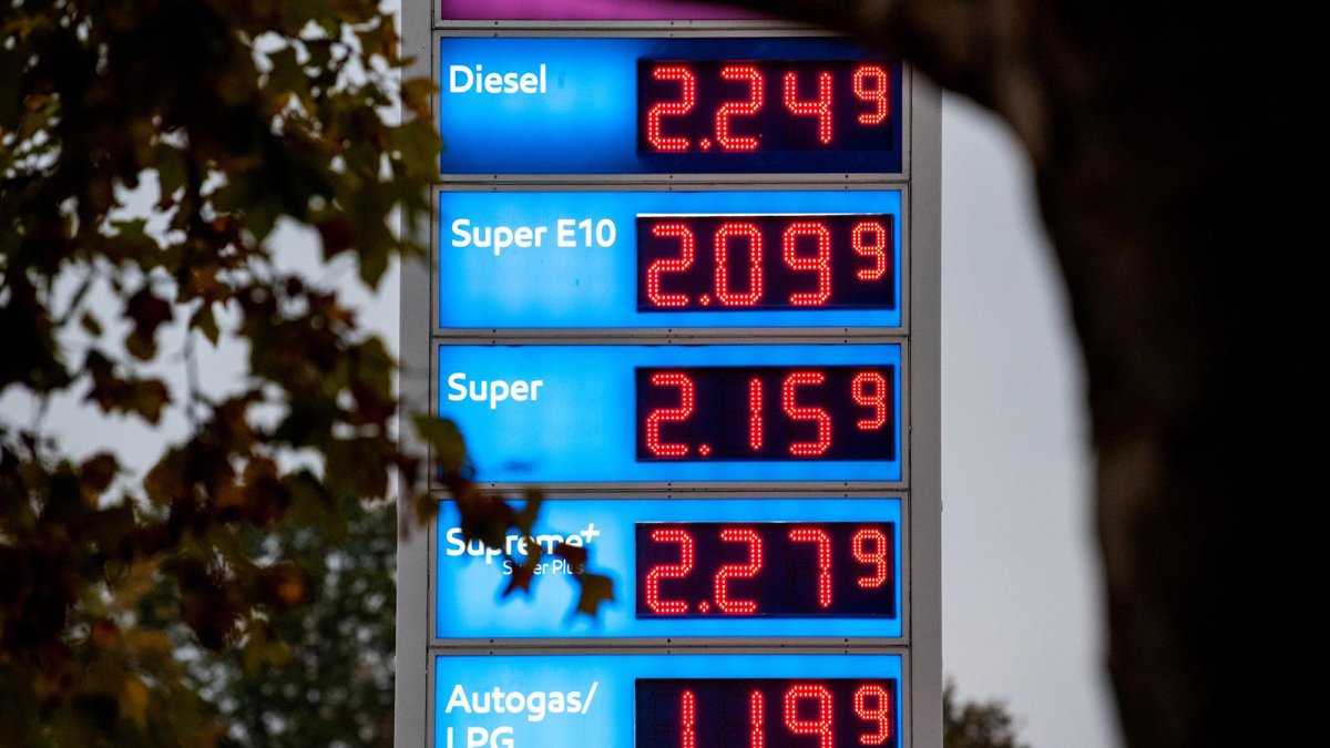 El diésel se paga a 1,678 euros en España y alcanza un nuevo mínimo en casi tres meses