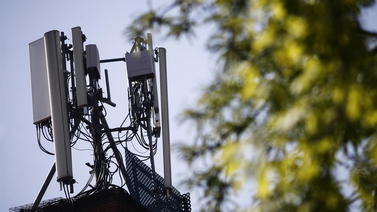 El Gobierno calcula que reforzar la seguridad de las redes de las telecos ante apagones costará 73 millones.