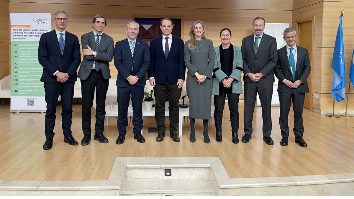 Sara Aagesen anuncia 465 millones para proyectos españoles en las próximas subastas europeas de hidrógeno y calor industrial.