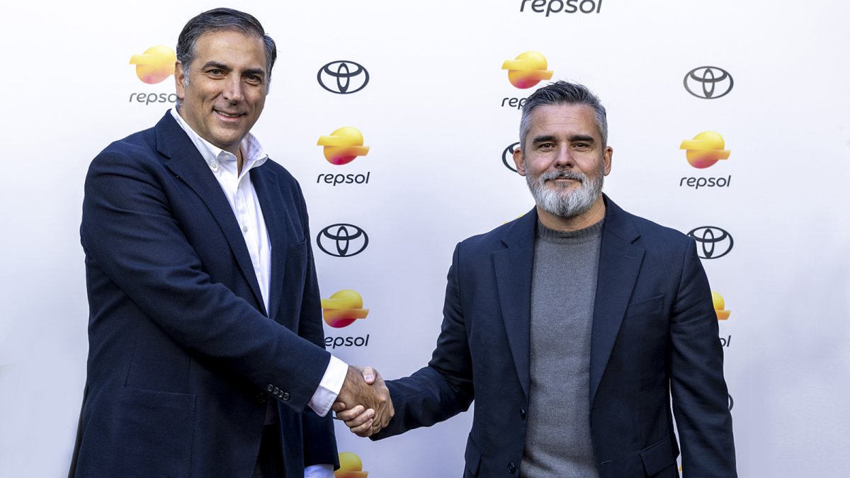 Repsol y Toyota acuerdan impulsar la descarbonización en la automoción