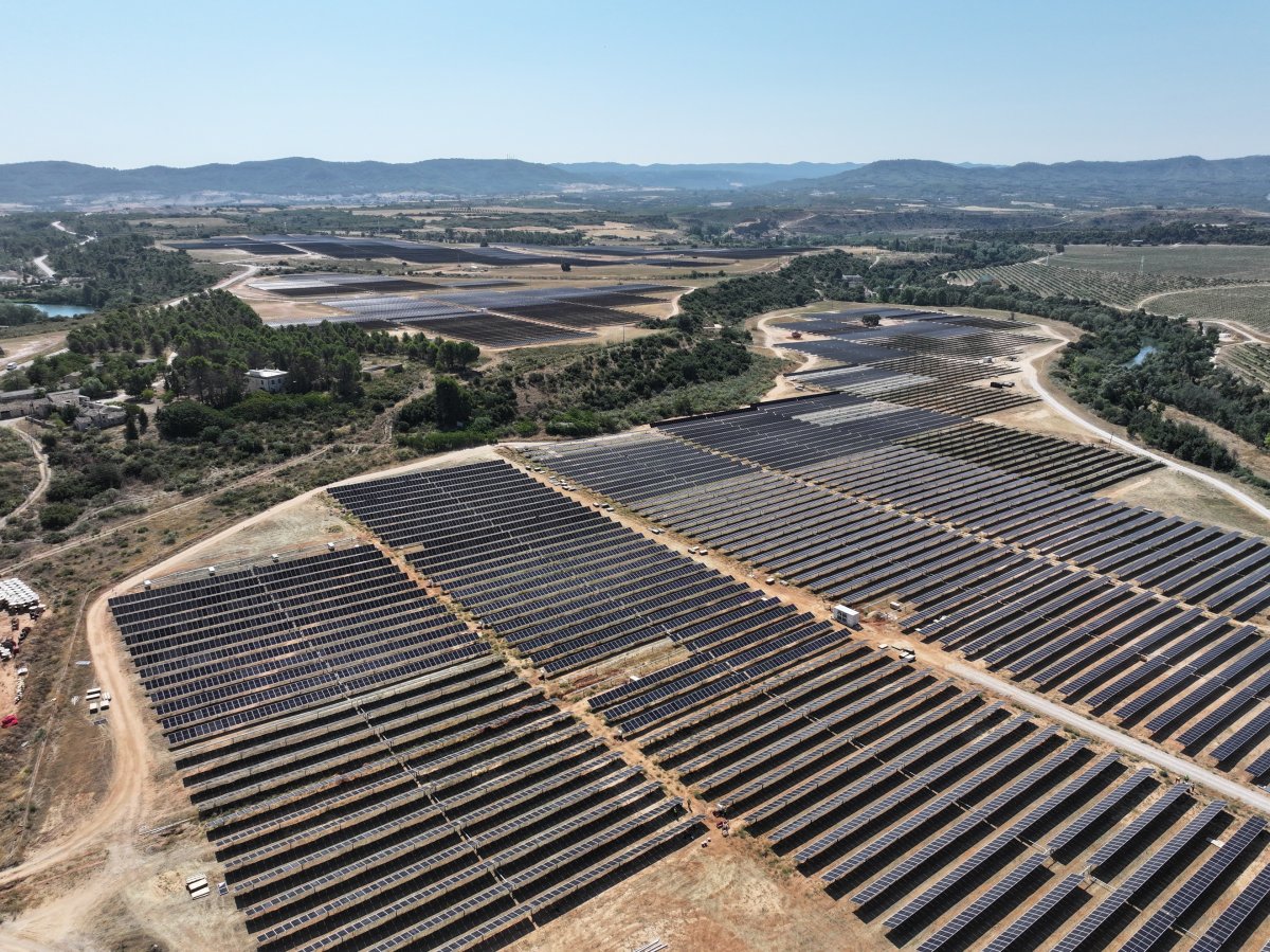 Naturgy conecta dos plantas fotovotlaicas en Zorita y suma ya más de 5.500 MW de renovables en España