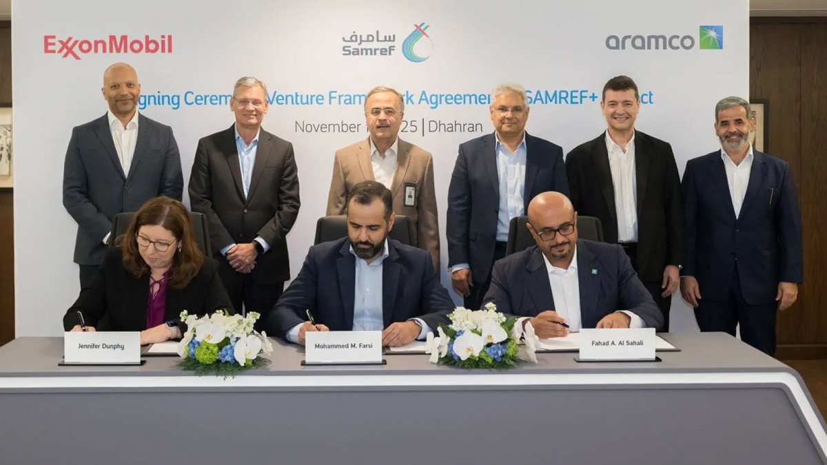 Exxon Mobil, Aramco y Samref firman acuerdo para modernizar y ampliar refinería de Yanbu