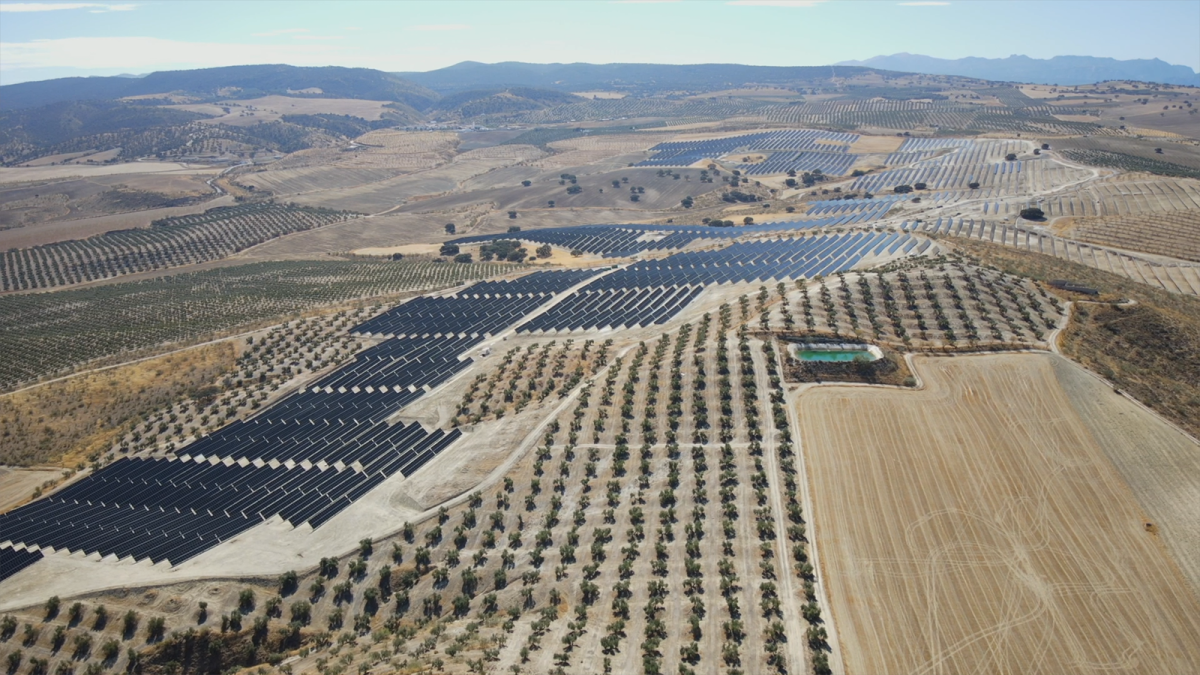 Plenitude pone en marcha el proyecto solar Caparacena de 150 MW en Granada