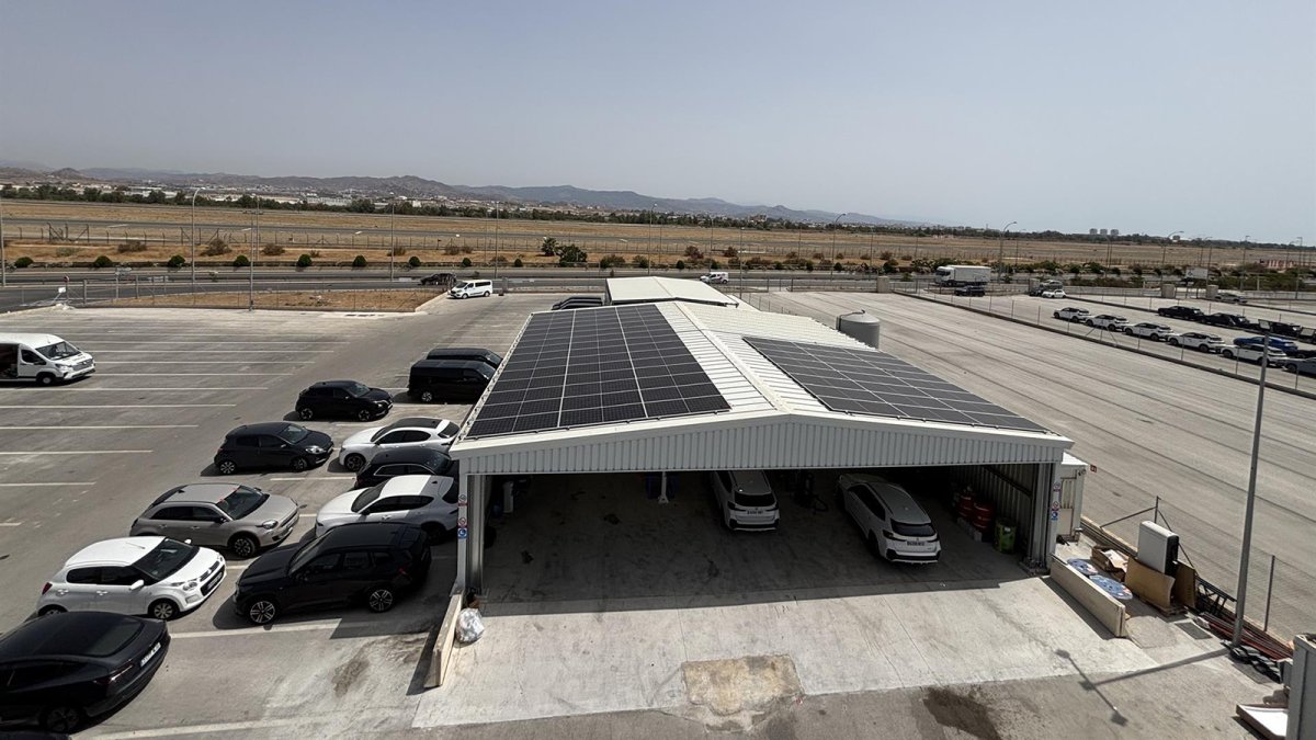 El primer aeropuerto en integrar energía solar sin riesgo de deslumbramiento está en Málaga