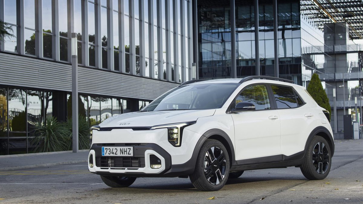 Kia actualiza su modelo Stonic y mantiene sus gamas de gasolina e híbrida desde 19.190 euros en España