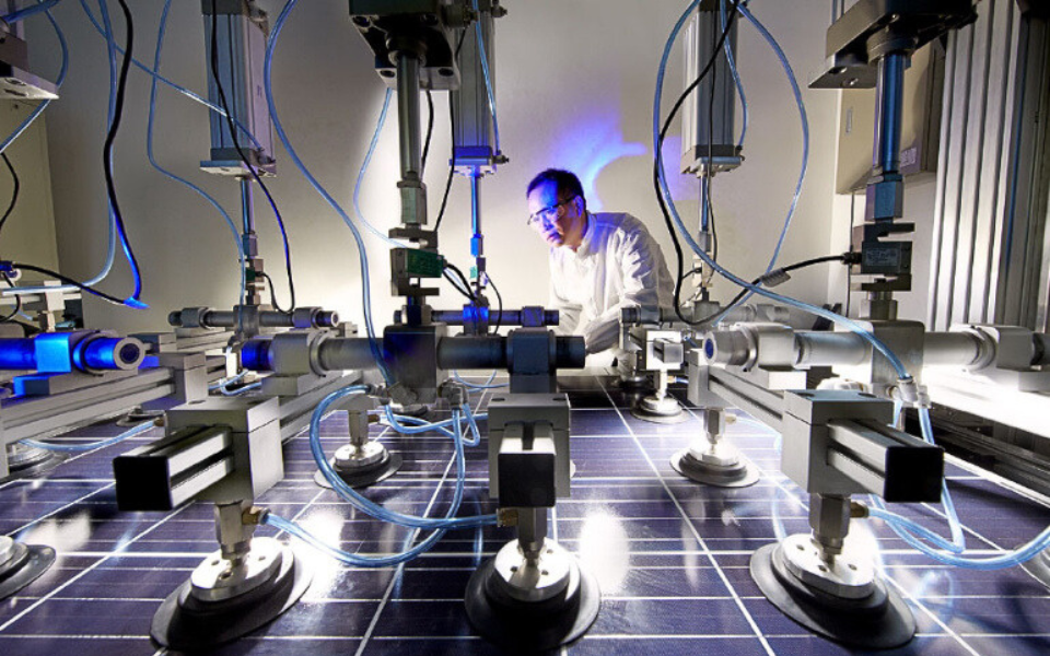 JA Solar y Trinasolar comparten el primer puesto en el ranking mundial de fabricación de módulos solares en medio de unas pérdidas sectoriales de 2.200 millones de dólares