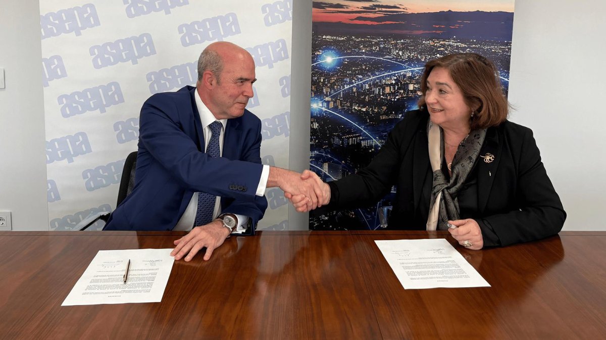 Aelec y Asepa se alían para promover la movilidad sostenible y la transición energética