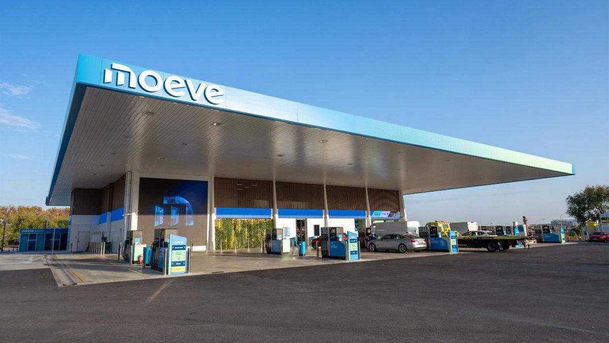 Moeve transforma 500 estaciones de servicio, un tercio de su red, en poco más de un año de su 'rebranding'