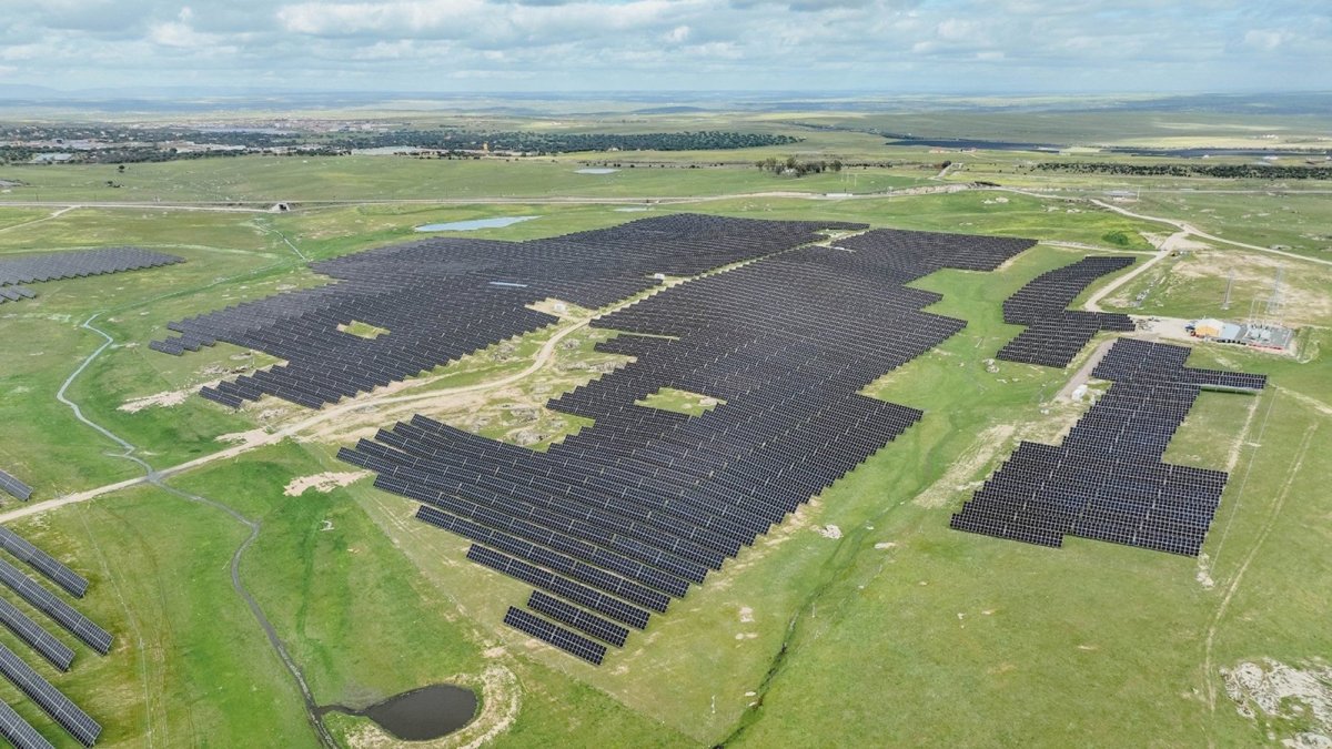 Bruc refinancia 474 millones para 858 MW de plantas solares en operación y 650 MW en almacenamiento