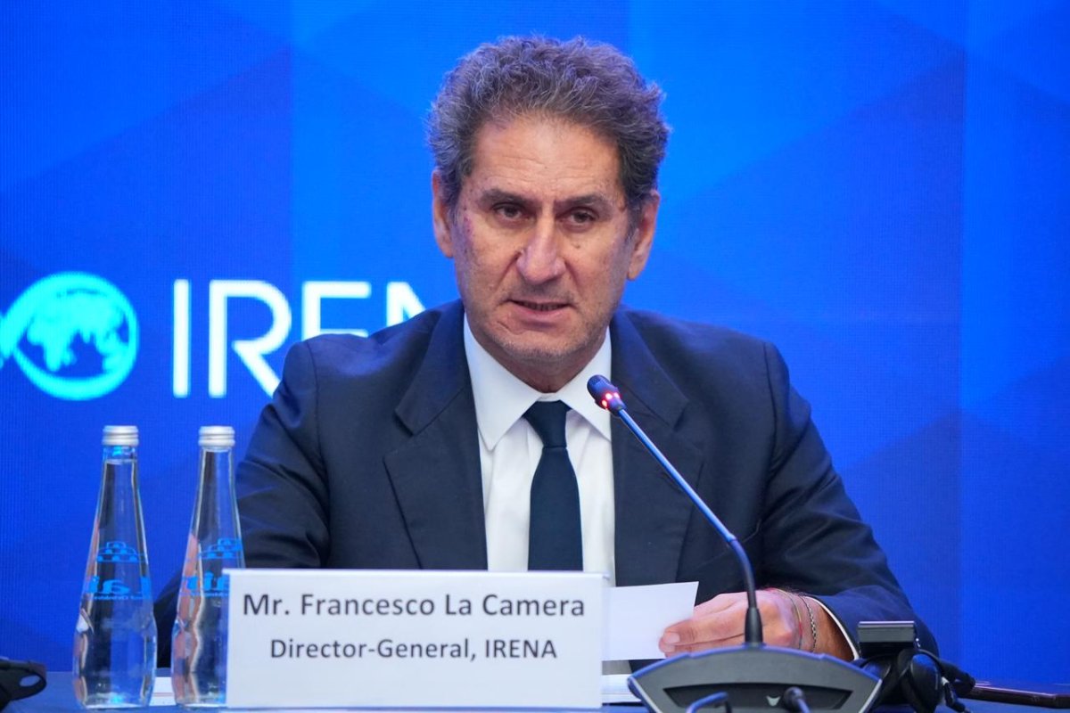 IRENA buscará recursos para cubrir la brecha del 22% que deja EEUU ante su retirada de la agencia