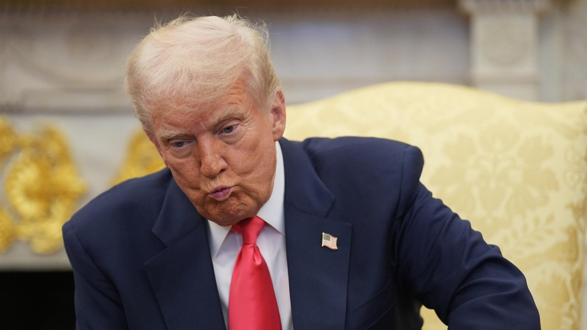 Trump advierte de un "completo desastre" si el Supremo falla contra los aranceles: "Estamos jodidos"