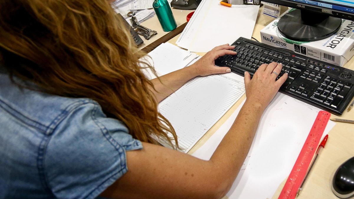 Cerrar la brecha de género en transición energética podría añadir 122.000 millones anuales al PIB español