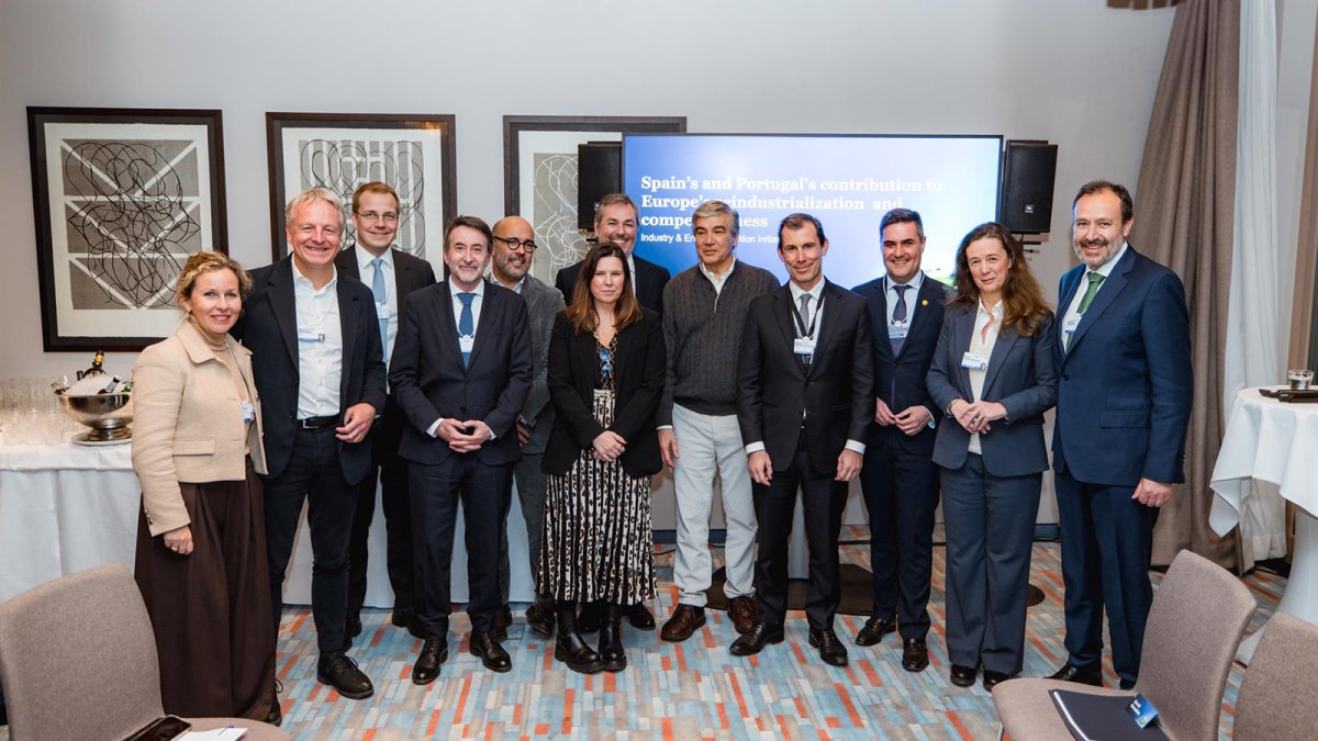 Las energéticas llaman en Davos a la acción en España y Portugal para liderar la transición y la reindustrialización