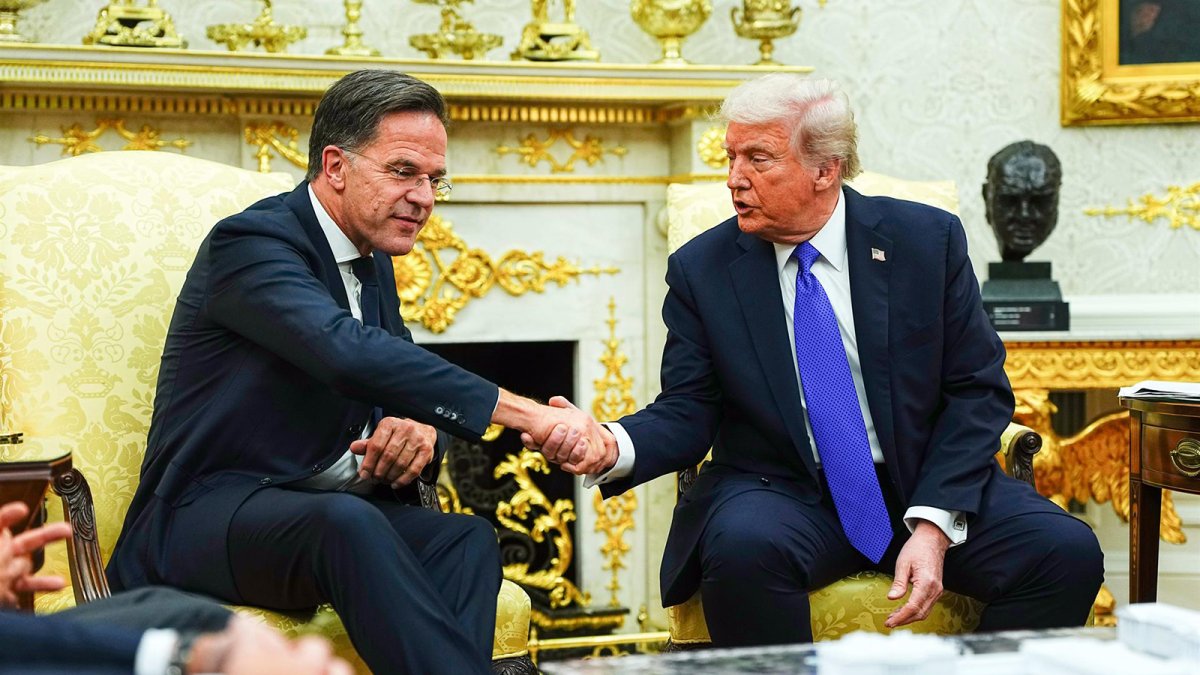 Trump establece con Rutte el "marco para un futuro acuerdo" sobre Groenlandia y levanta los aranceles