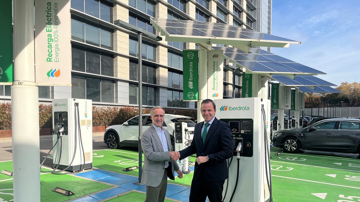 David Sierra Lluch, director de Proyectos y Sostenibilidad de Metrovacesa y Luis Buil, director de Smart Solutions de Iberdrola.