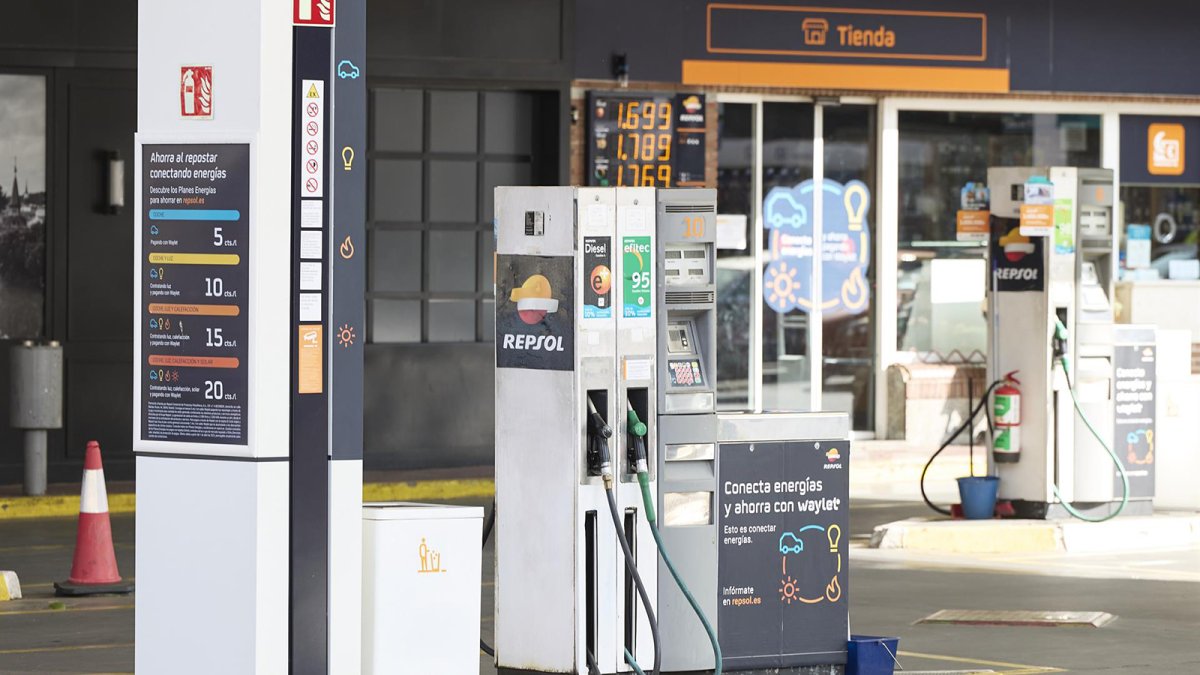 El precio de los carburantes consolida el fin de la tendencia bajista tras sumar segunda subida esta semana