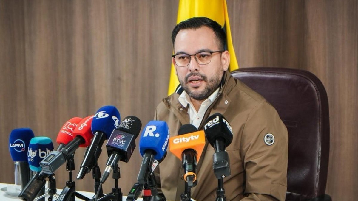 Colombia afirma que empresas nacionales podrían transportar gas natural y crudo de Venezuela "pronto"