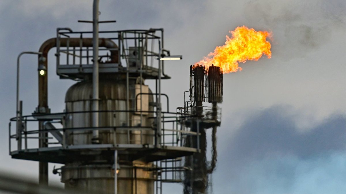 El petróleo Brent cae hasta un 6% ante menores tensiones entre EEUU e Irán