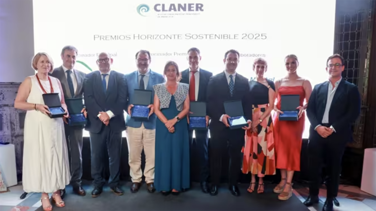 La consejera de Sostenibilidad y Medio Ambiente de la Junta de Andalucía, Catalina García (5i), durante los Premios Horizonte Sostenible 2025. 