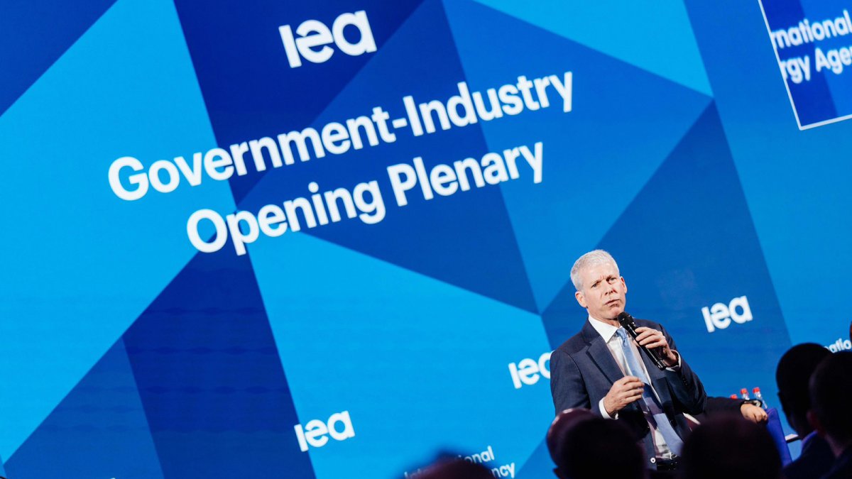 EEUU mantiene su amenaza de irse de la AIE si no cambia su apuesta por energías limpias