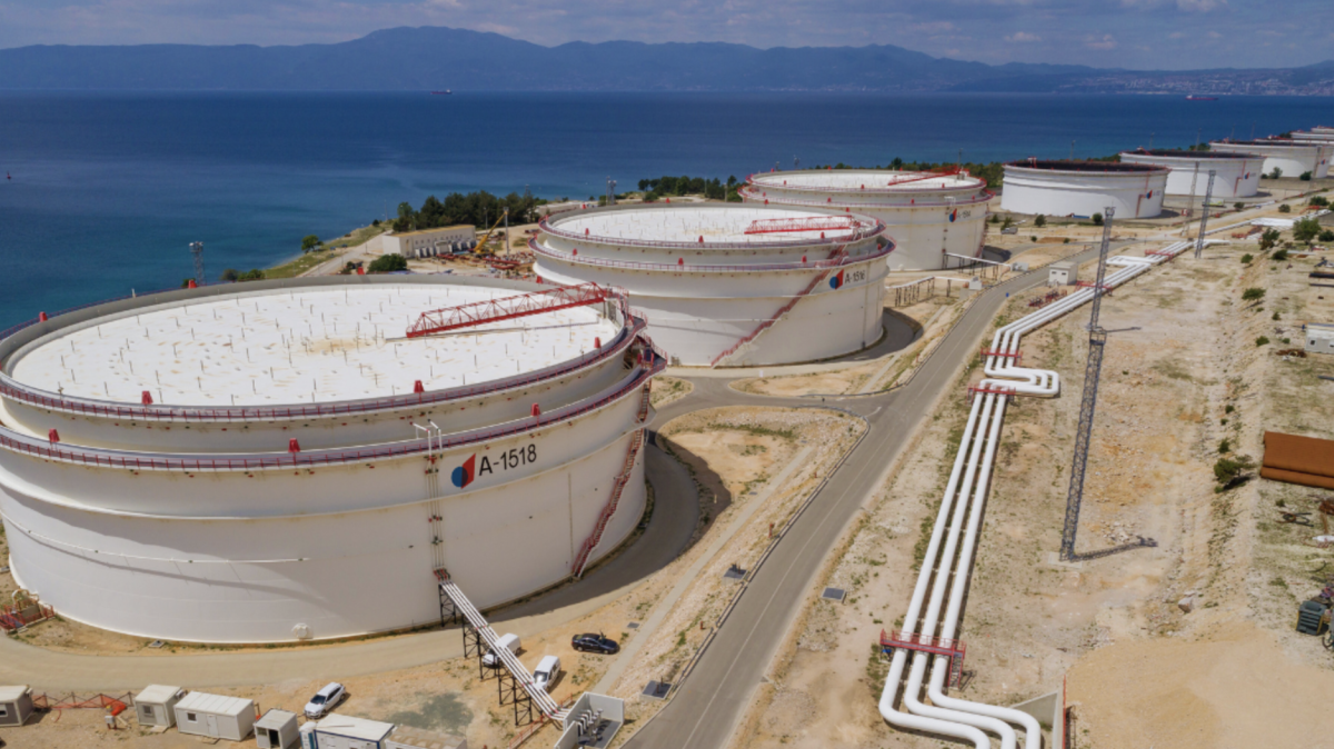 Croacia rechaza el ultimátum húngaro de enviar crudo ruso por estar sometido a sanciones