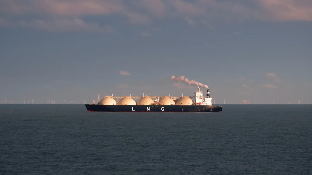 La escalada en Oriente Medio altera el suministro mundial de gas, pero esto no es 2022