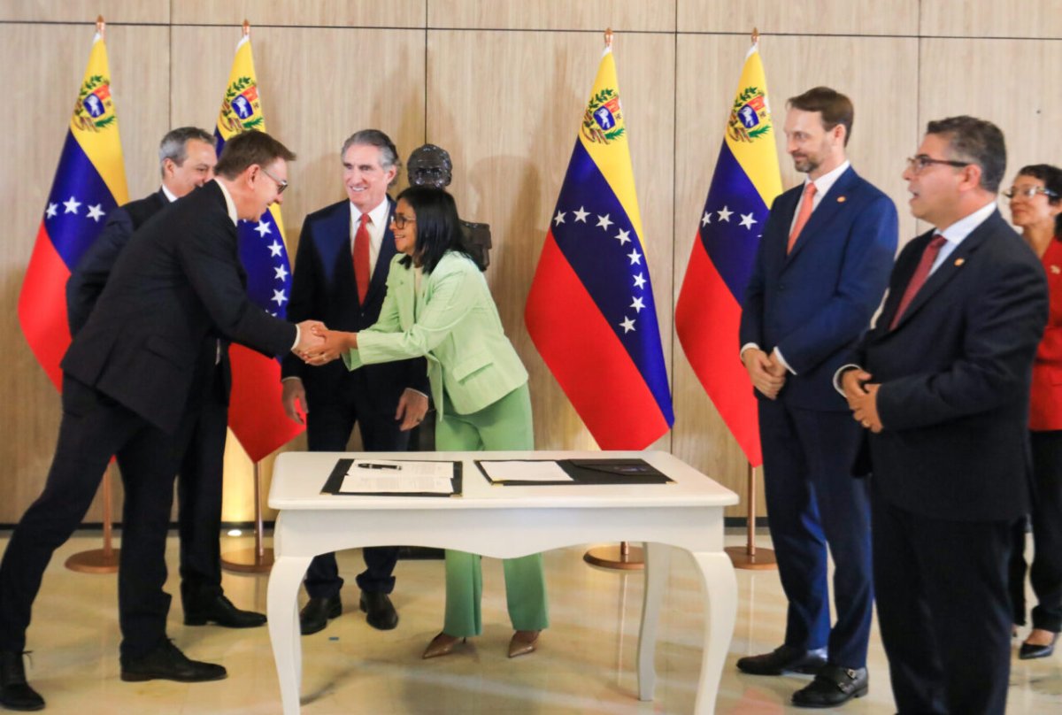 El acuerdo entre Venezuela y Shell incluye una alianza para desarrollar PDVSA