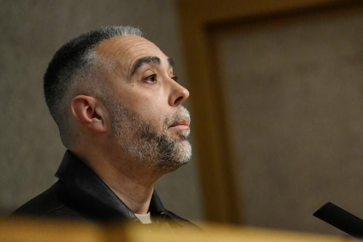 El gasóleo sube 32 céntimos en 5 días en la península, según Facua, que pide topar precios